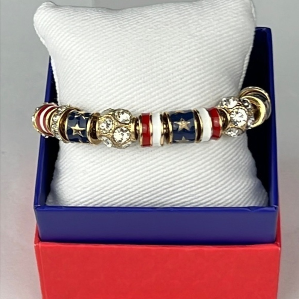 Vineyard Haven - ‘Patriotic Chunky Braclet’ NWT Last one!